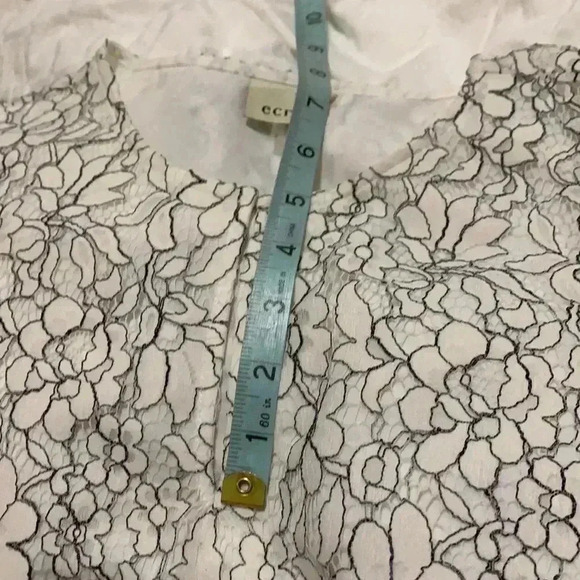 Ecru blouse, size 2 EUC - Picture 4 of 9